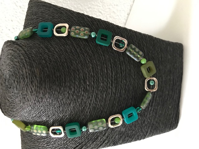 Collier, grün